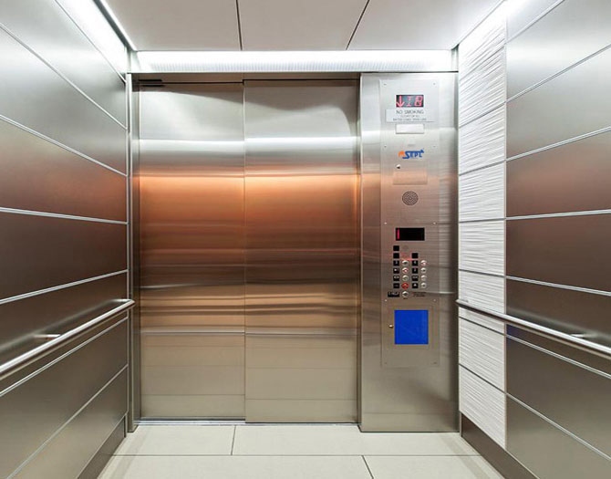 Shopping Mall Lift Services in Noida